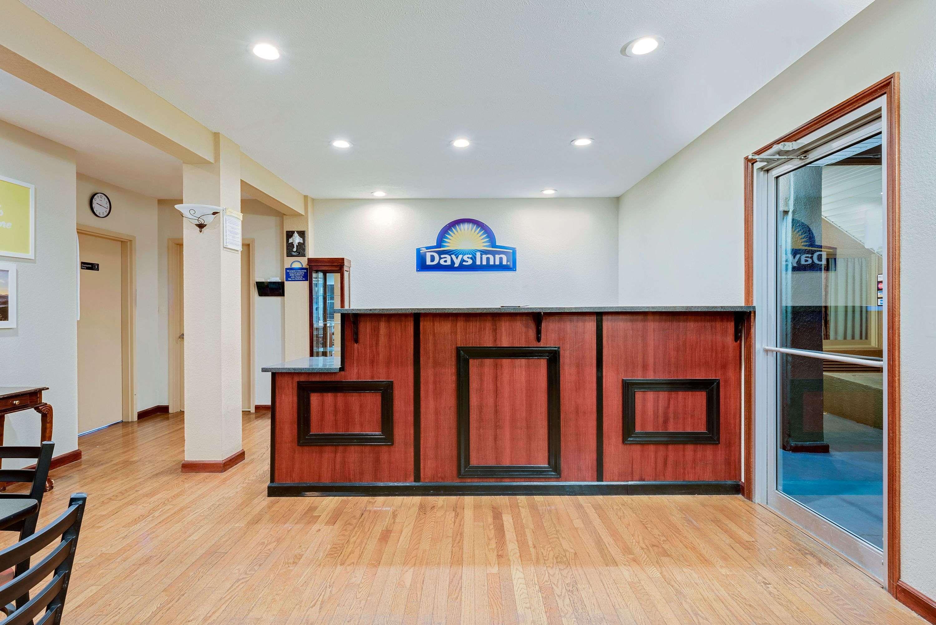 Days Inn By Wyndham Fairmont Εξωτερικό φωτογραφία
