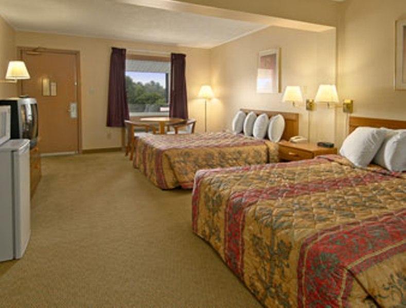 Days Inn By Wyndham Fairmont Δωμάτιο φωτογραφία